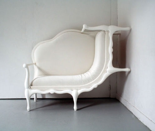 canape-crawl-up-the-wall-chair