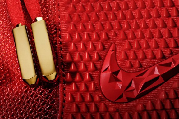 nike-air-yeezy-2-red-october-kanye-west-releases-nikestore-3-960x640